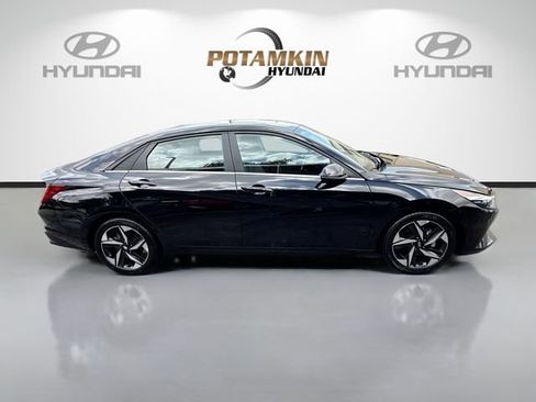 Certified 2023 Hyundai Elantra Limited w/ Cargo Package image 4