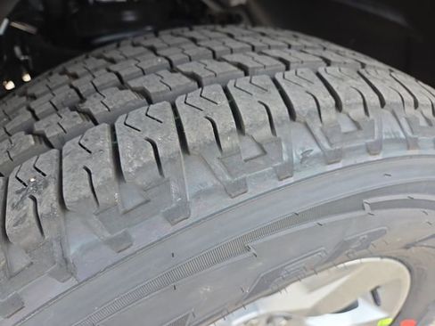 New 2026 RAM 1500 4x4 Crew Cab image 42