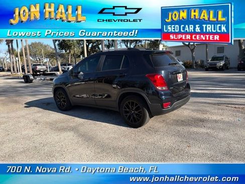 Used 2021 Chevrolet Trax LT w/ Sport Edition image 6