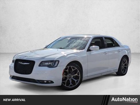 Used 2019 Chrysler 300 S image 1