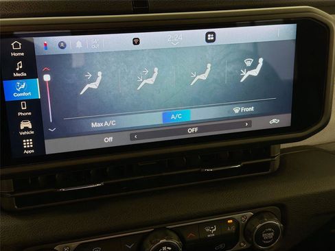 Used 2024 Jeep Gladiator Sport AWD/4WD image 16