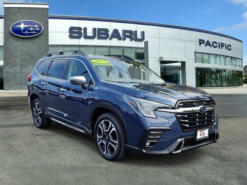 Used 2023 Subaru Ascent Touring AWD/4WD image 1