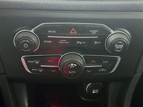 Used 2023 Dodge Charger R/T w/ Blacktop Package image 18