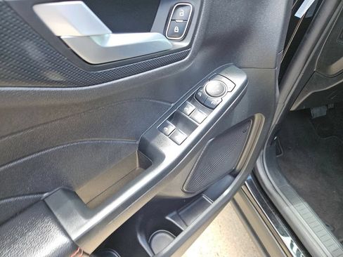 Used 2025 Ford Escape ST-Line AWD/4WD image 13
