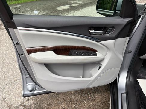 Used 2020 Acura MDX SH-AWD image 11