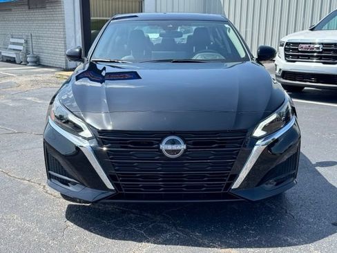 Used 2025 Nissan Altima 2.5 SL AWD/4WD image 2