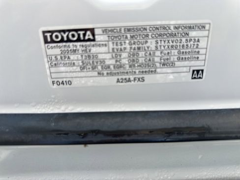 Used 2025 Toyota Camry SE image 34
