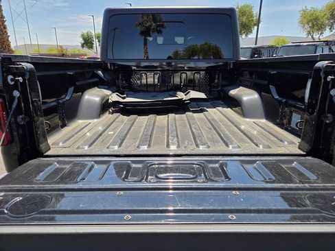 Used 2024 Jeep Gladiator Sport AWD/4WD image 12