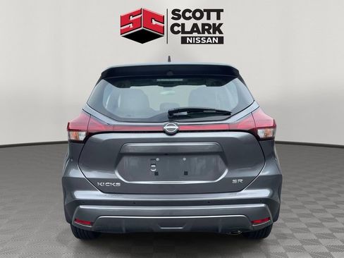 Used 2023 Nissan Kicks SR w/ SR Premium Package FWD image 5