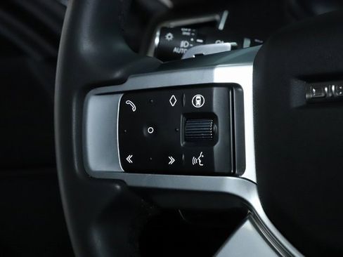 Used 2024 Land Rover Discovery Dynamic SE image 23