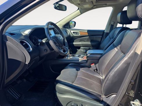 Used 2020 Nissan Pathfinder Platinum AWD/4WD image 10