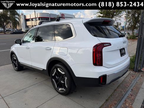 Used 2024 Kia Telluride S w/ S Sunroof Package FWD image 5