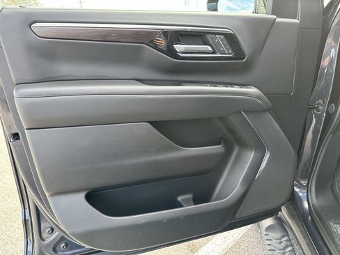 Used 2025 Chevrolet Tahoe Z71 image 23
