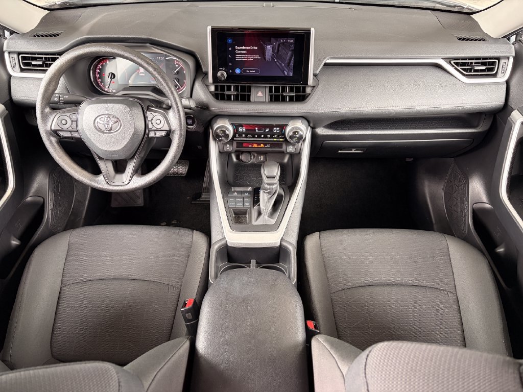 Used 2025 Toyota RAV4 XLE AWD/4WD image 13