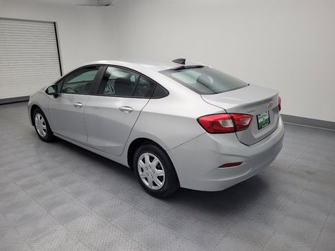 Used 2018 Chevrolet Cruze LS FWD image 3
