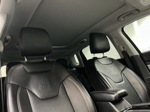 Used 2022 Jeep Compass Limited w/ Elite Group AWD/4WD image 34
