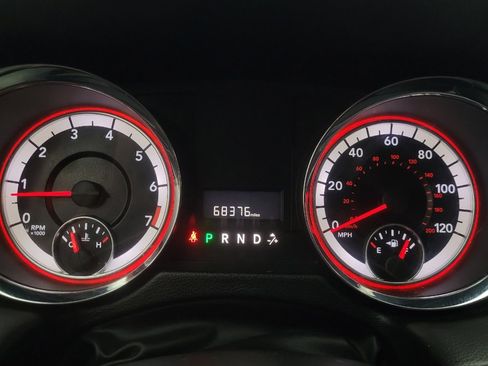 Used 2020 Dodge Grand Caravan SE w/ UConnect Hands-Free Group image 23