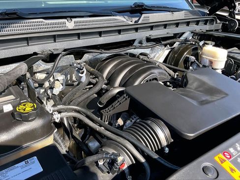 Used 2018 Chevrolet Silverado 1500 LT RWD image 32