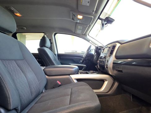 Used 2018 Nissan Titan SV w/ SV Convenience Package AWD/4WD image 33