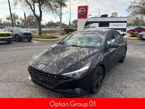 Used 2023 Hyundai Elantra SEL image 3