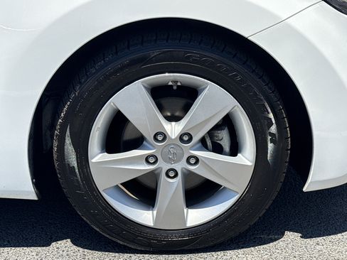 Used 2013 Hyundai Elantra GLS w/ Preferred Pkg FWD image 13