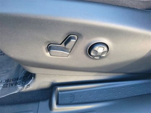 New 2023 Chrysler Pacifica Touring-L w/ S Appearance Package image 16