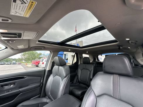Used 2023 Honda Pilot Touring image 18