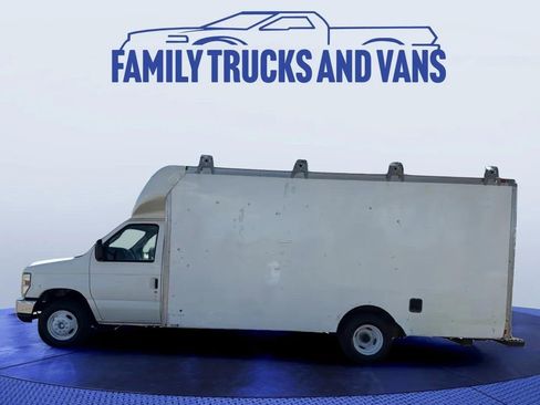 Used 2013 Ford E-350 and Econoline 350 Super Duty RWD image 2