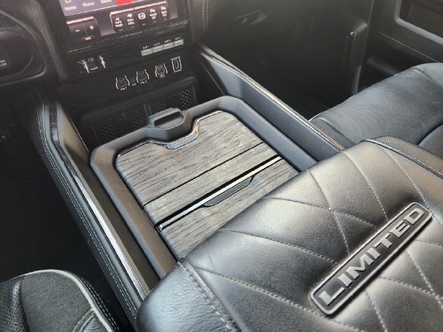 Used 2025 RAM 3500 Limited AWD/4WD image 18