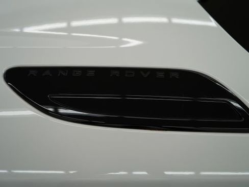 Used 2024 Land Rover Range Rover Velar Dynamic SE AWD/4WD image 9