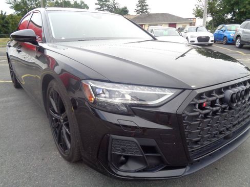 Used 2023 Audi S8 AWD/4WD image 18