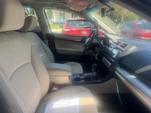 Used 2017 Subaru Outback 2.5i Premium AWD/4WD image 28