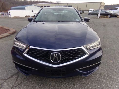 Used 2018 Acura TLX image 2