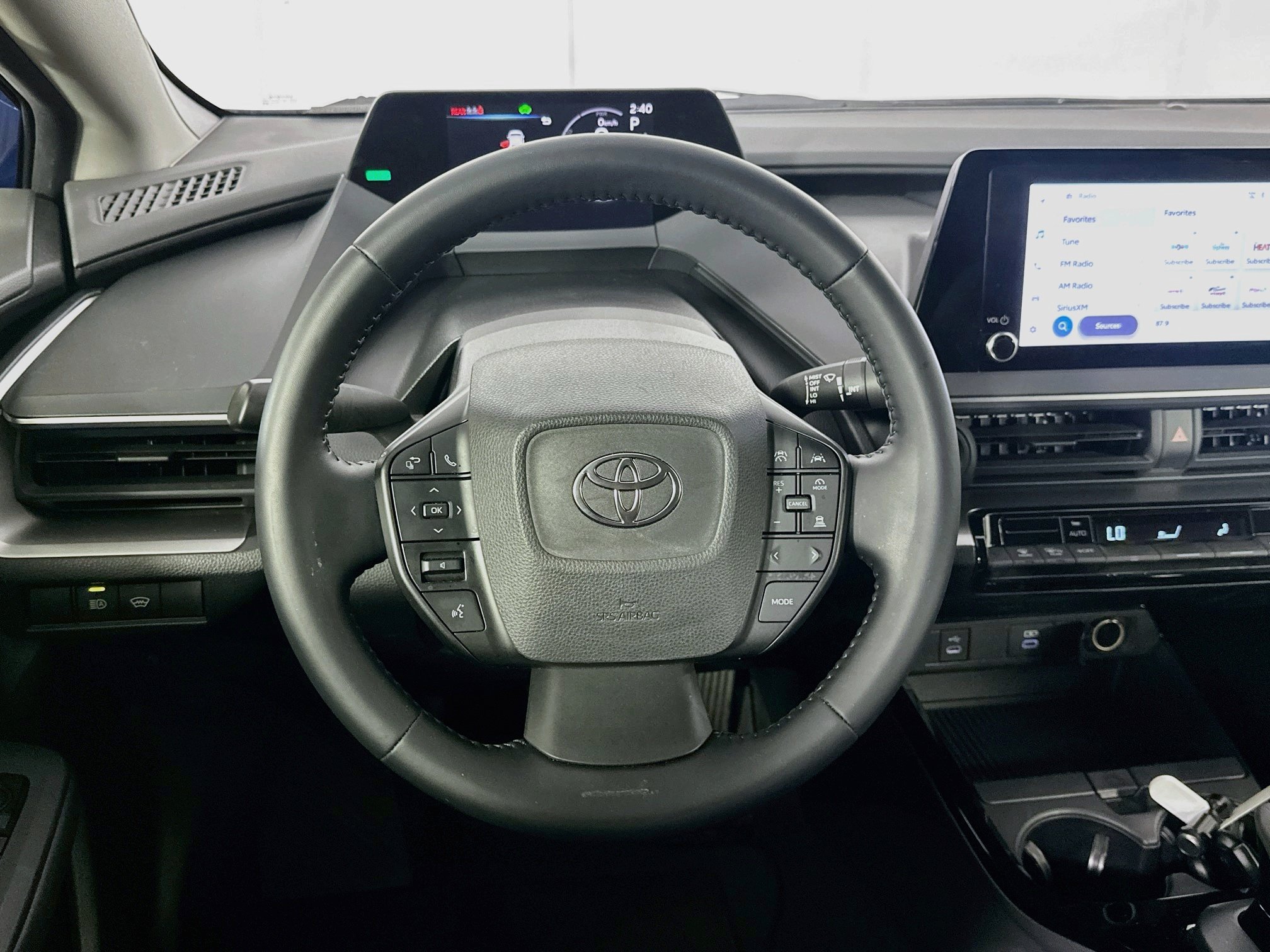 Used 2024 Toyota Prius LE FWD image 18
