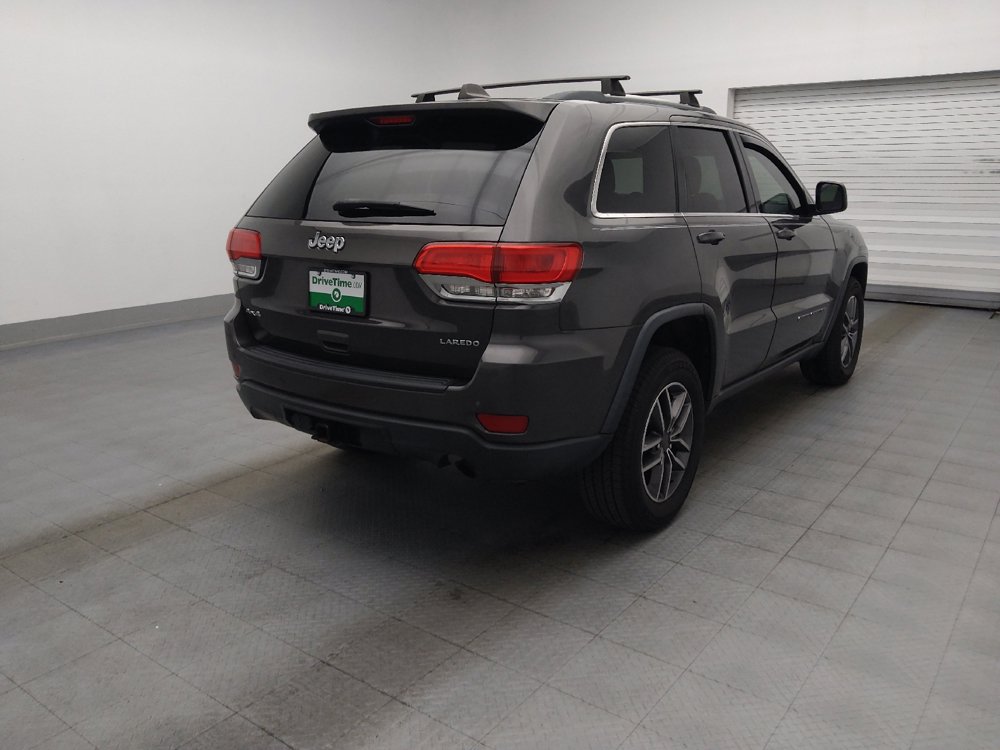 Used 2019 Jeep Grand Cherokee Laredo w/ 18" Wheel & 8.4" Radio Group AWD/4WD image 9