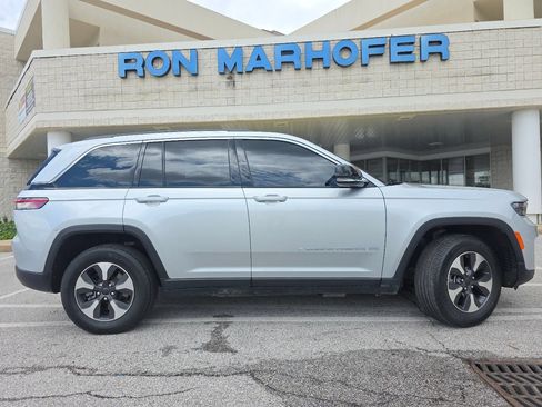 Used 2023 Jeep Grand Cherokee 4WD 4xe image 21