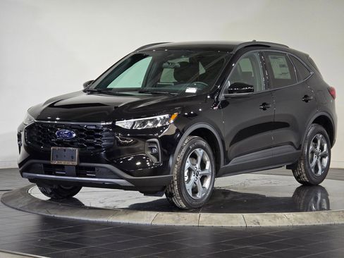 New 2025 Ford Escape ST-Line w/ Tech Pack #1 AWD/4WD image 3