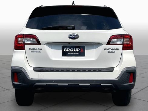Used 2019 Subaru Outback 3.6R Touring AWD/4WD image 4