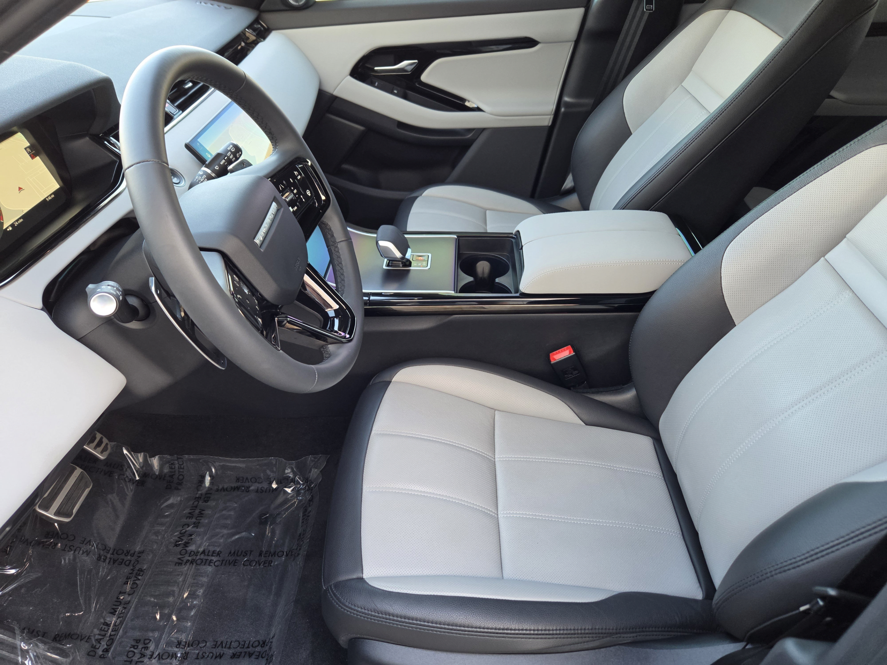 Certified 2026 Land Rover Range Rover Evoque Dynamic SE AWD/4WD image 8