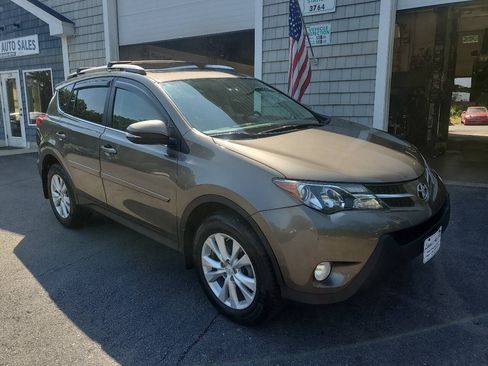 Used 2013 Toyota RAV4 Limited AWD/4WD image 2