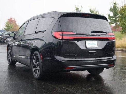 Used 2024 Chrysler Pacifica Limited w/ S Appearance Package image 7