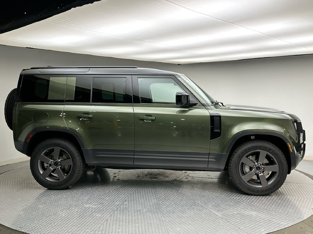 New 2026 Land Rover Defender 110 S AWD/4WD image 4