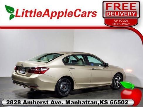 Used 2017 Honda Accord LX image 27