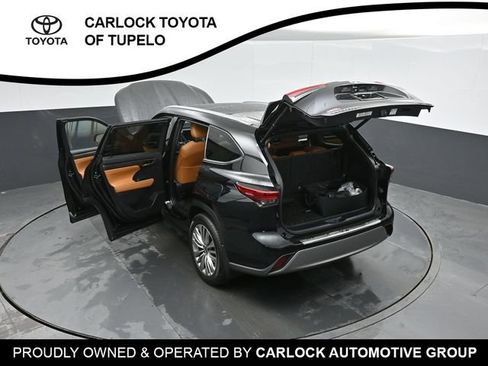 Used 2023 Toyota Highlander Platinum image 58