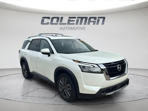 Used 2023 Nissan Pathfinder SL w/ SL Premium Package AWD/4WD image 2