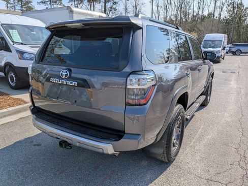 Used 2022 Toyota 4Runner TRD Off-Road Premium image 3