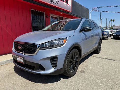 Used 2019 Kia Sorento S image 2