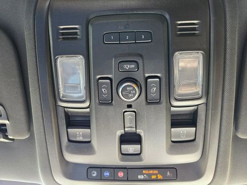 Used 2023 Chevrolet Tahoe High Country AWD/4WD image 37