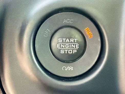 Used 2023 Jeep Wrangler Sport S image 33