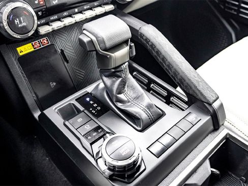 Used 2025 Toyota Tacoma SR5 image 25